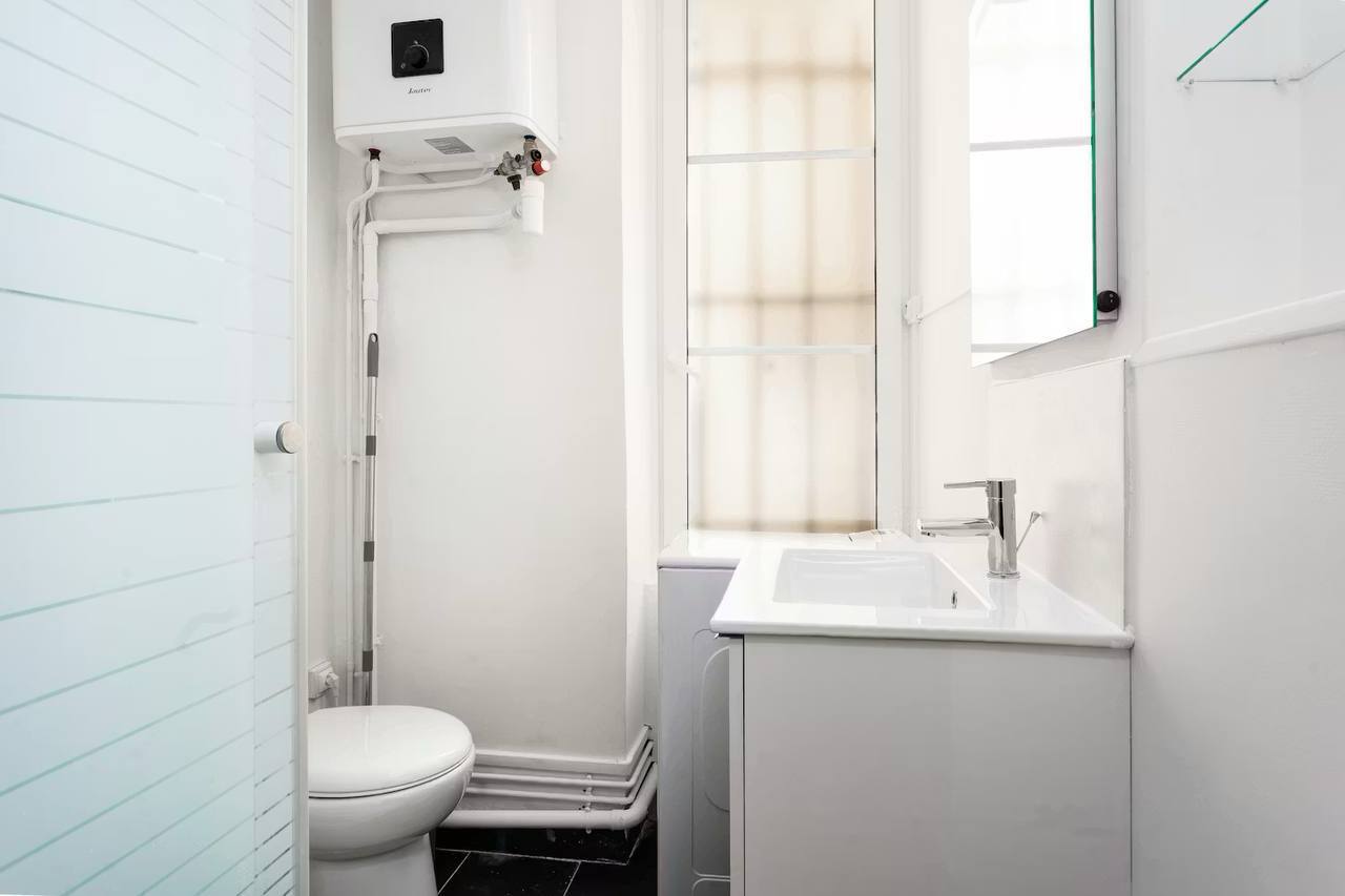 Studio meublé rénové – Paris 9ᵉ Opéra / Saint-Lazare - Image 2